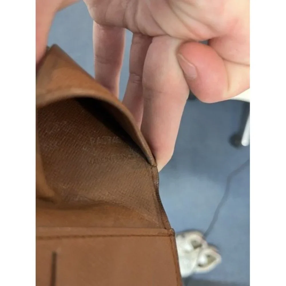 AUTHENTIC Louis Vuitton Brown Monogram Canvas Wallet